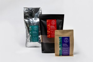 Presentaciones de Café Las Nubes disponibles en café de especialidad costarricense en grano o molido.